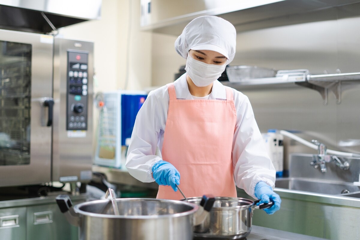 あのとき親の教えを守っていたら……年収400万・36歳女性が悔やむ“若気の至り”