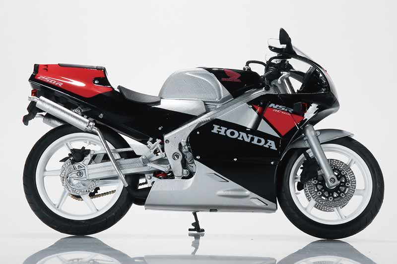 アオシマの1/12 完成品バイクシリーズに「Honda NSR250R '89」が登場! 記事6