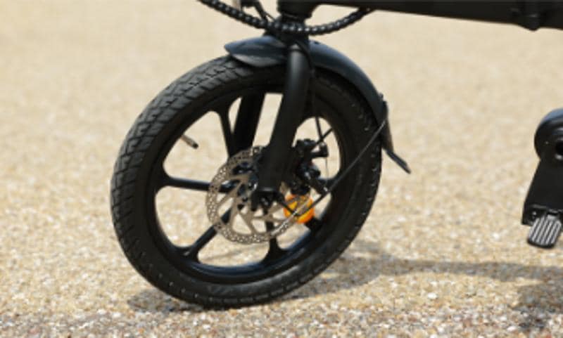 移動の常識が変わる。次世代モビリティ、始動 「特定小型原動機付自転車」キックスケータータイプ・自転車タイプ・スクータータイプの3タイプを全国のスポーツデポにて順次発売