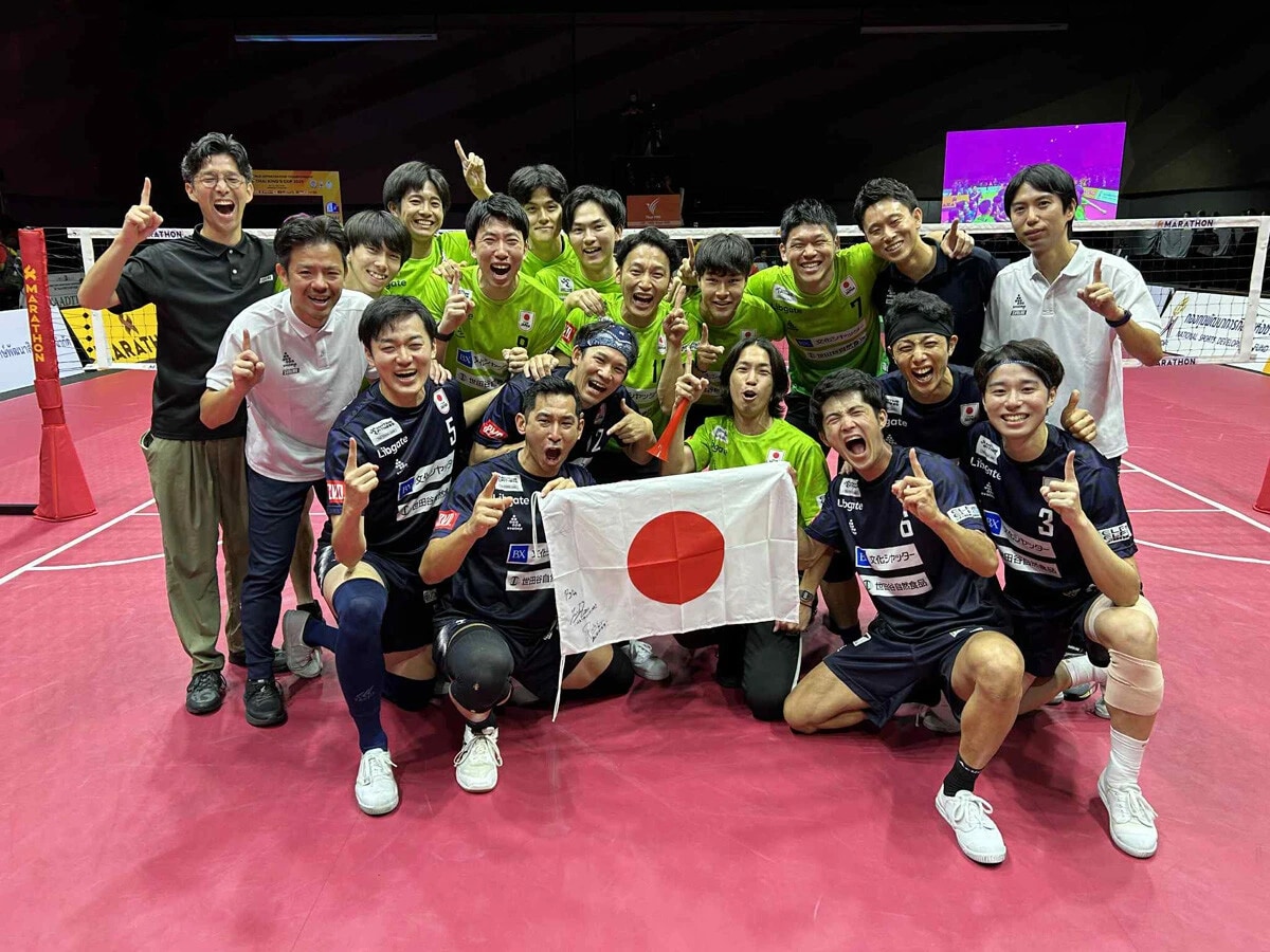 25年7月に開催されたセパタクロー世界選手権で初の金メダルを獲得した男子日本代表。協会発足から36年で悲願を達成した