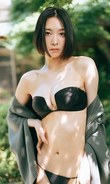 小貫莉奈デジタル写真集『愛おしく』／撮影：前康輔