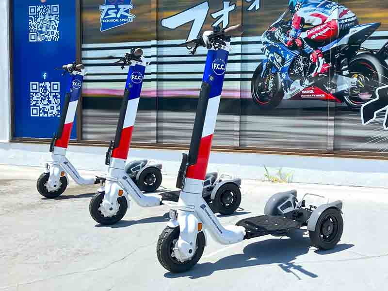 【ストリーモ】鈴鹿8耐参戦チーム「F.C.C. TSR Honda France」へ専用ラッピングの車両提供 メイン