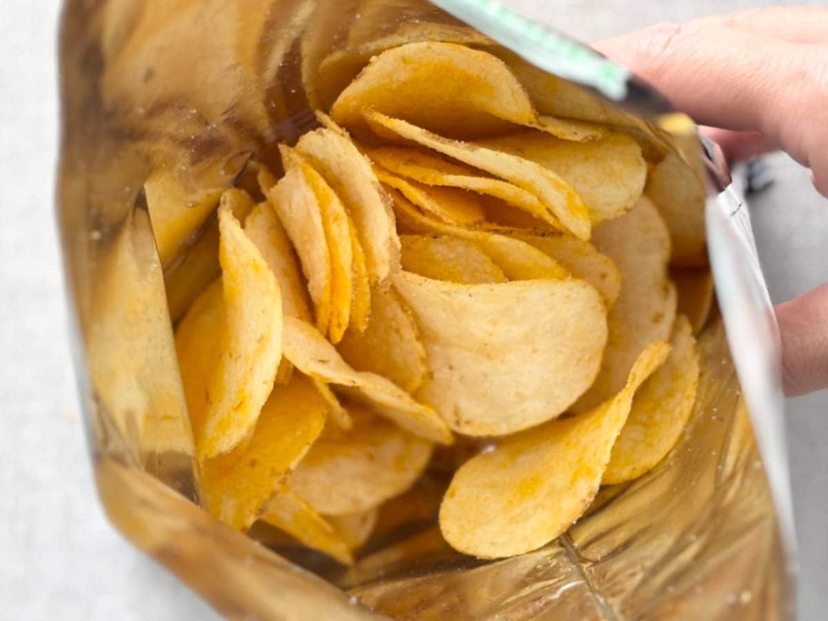 商品名に偽りなし！？【ローソン限定】ポテチが“やみつき”不可避の味！