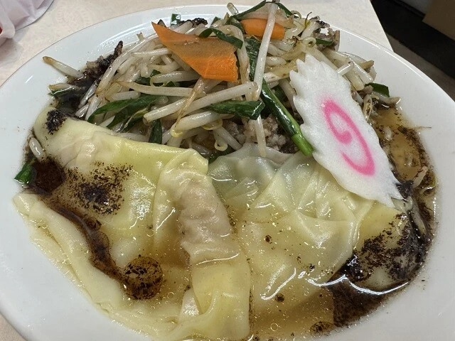 「ワンタンもやしそば」(980円)