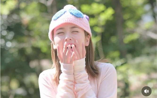 Instagram:小芝風花(@fuka_koshiba_official)より