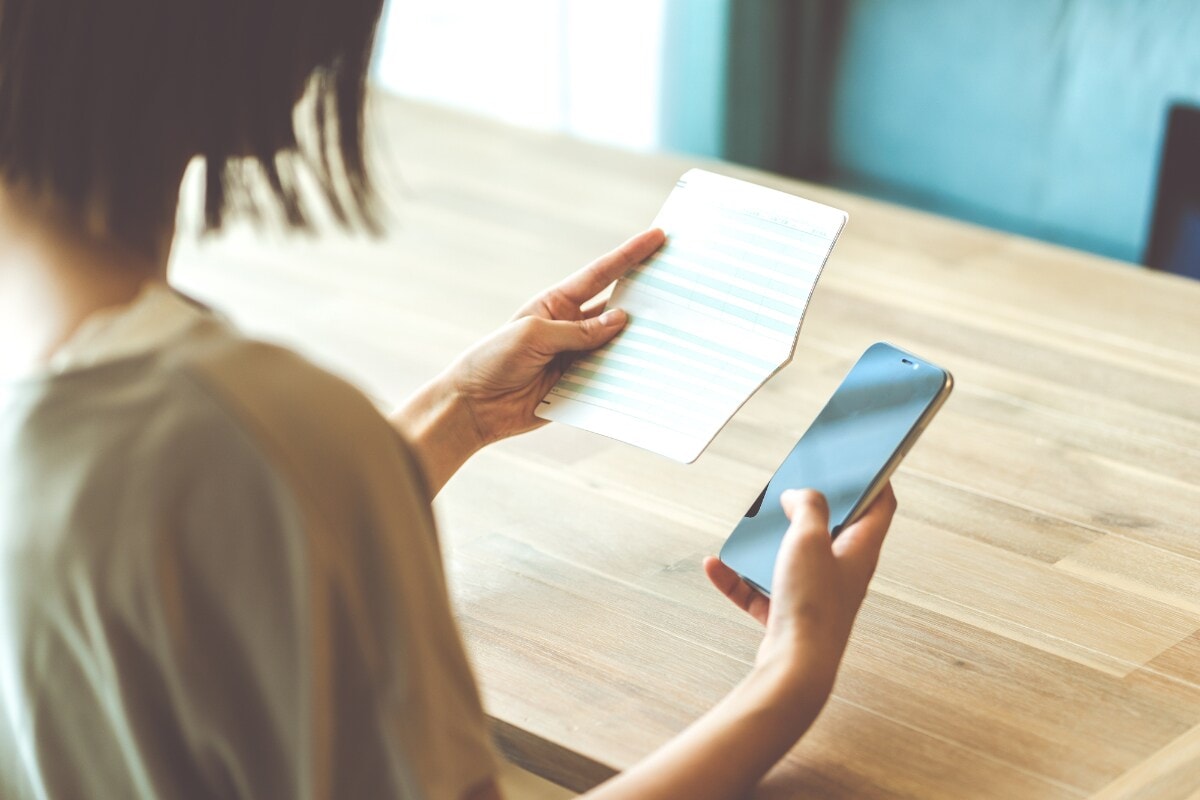 “被害アピール”でお金を無心され……年収500万・49歳女性が元夫からの返済を待つよりも縁切りを選んだワケ