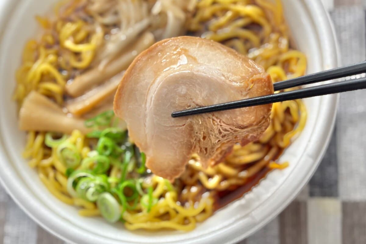 深みのある濃厚スープ!【ファミマ】札幌の老舗店が監修した醤油ラーメン