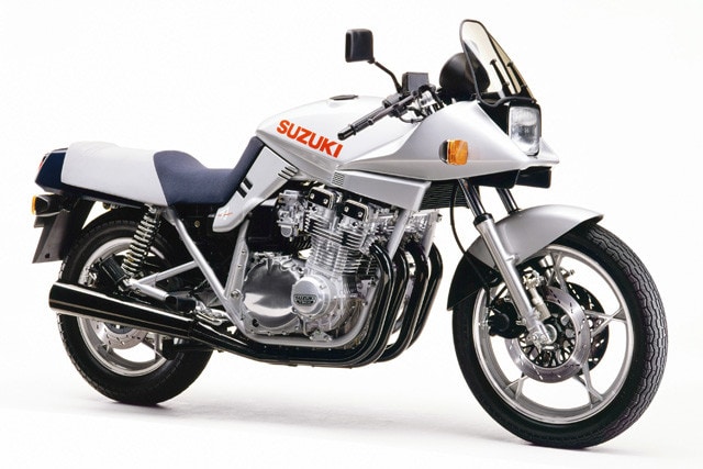 スズキ「ＧＳＸ１１００Ｓ　ＫＡＴＡＮＡ」。１９８１年に海外で発売。当時の日本には排気量７５０㏄を上限とする自主規制があったため発売されず