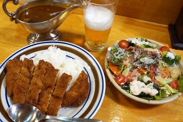 「カツカレー」（1000円）