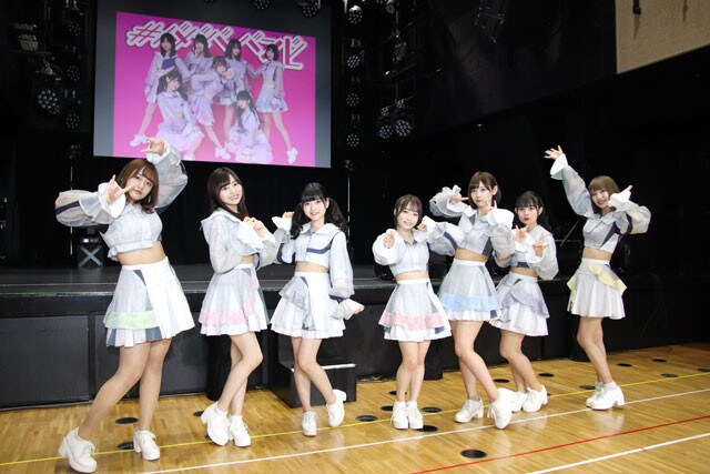 （左から）池田メルダ、宇咲、小鳥遊るい、岸みゆ、水湊みお、近藤沙瑛子、吉沢朱音