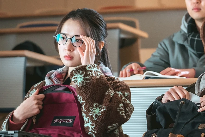 ★4LR_E02_10_00023_cut WEB.jpg