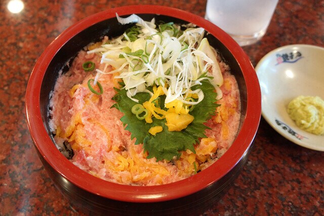 「とろたく丼」（1067円）