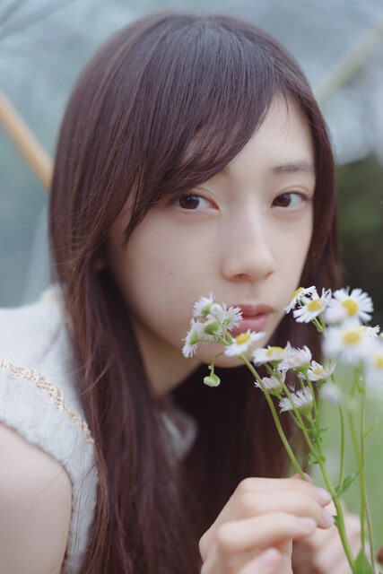 『週刊プレイボーイ』のグラビアに登場した矢田萌華
