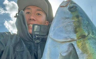 激渋の伊勢湾ジギングで本命の寒ブリ手中 フォールで食わせた貴重な一撃
