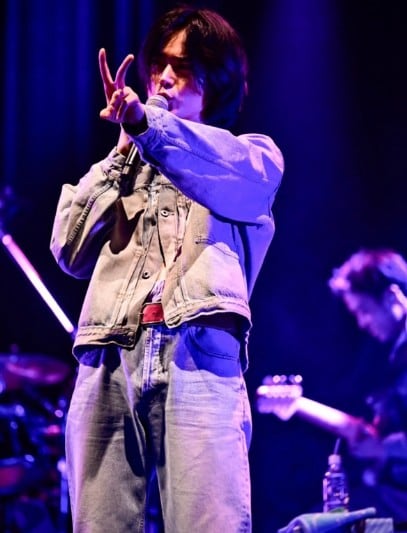 Instagram：菅田将暉／STAFF(@suda.masaki_official)より