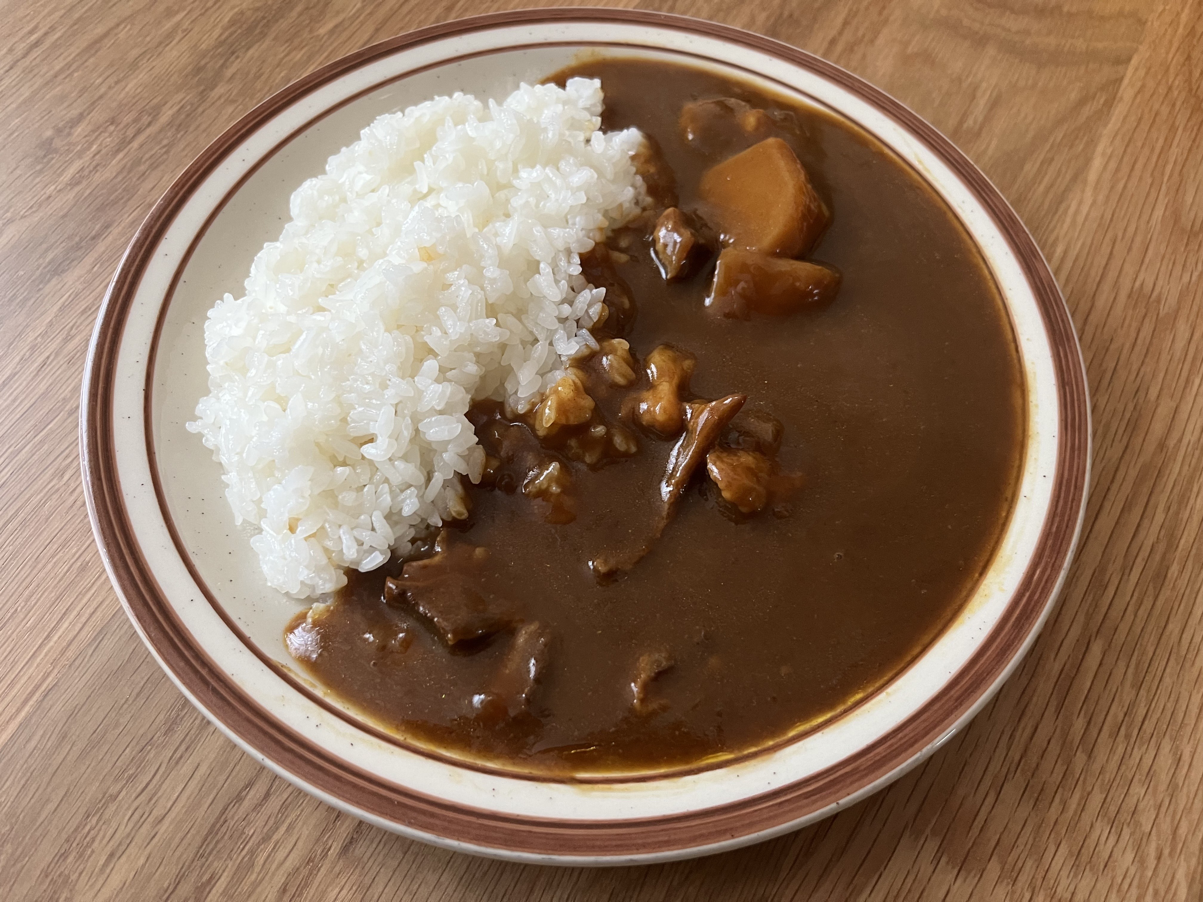 「300gでボリューミー!」【無印良品】デミグラス系のレトルトカレーが新登場!