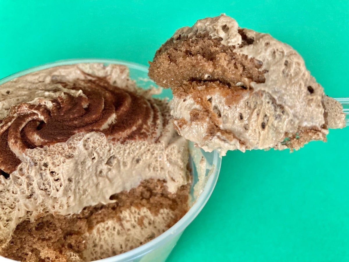 軽い口当たりなのに濃厚！？【ファミマ】しっかり美味しい「植物生まれ」のチョコケーキ