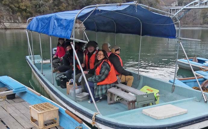 「寒風知らずの快適空間」ドーム船で12年ぶりのワカサギ釣り満喫【神奈川・相模湖】