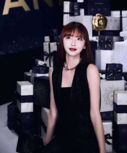 Instagram:鈴木えみ(@emisuzuki_official)より