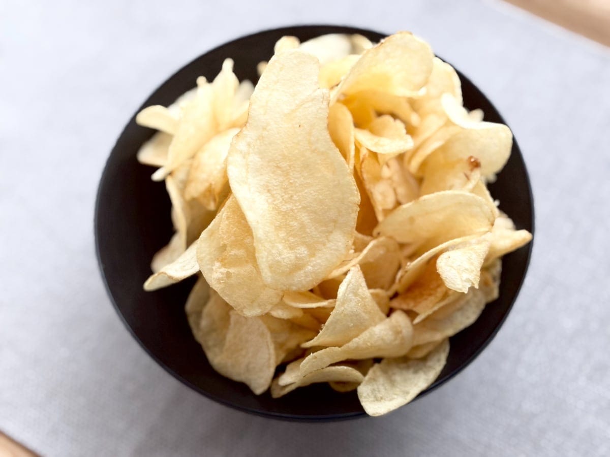 シンプルイズベストってこういうこと?【ファミマ限定】ポテチがウマすぎ