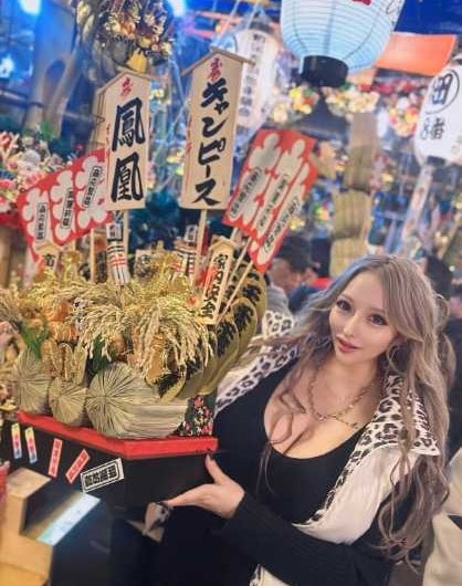 Instagram:加藤紗里(@katosari)より