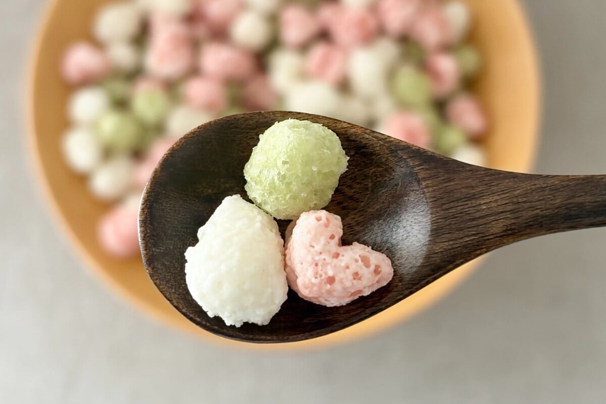 “初めて”の子にもおすすめ！【栗山米菓】定番のひな祭りおやつを実食