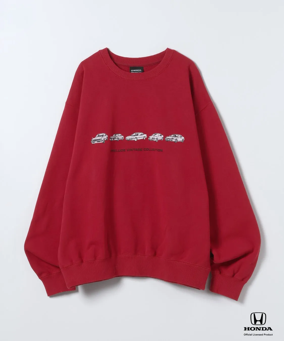 ホンダ・プレリュードの歴代モデルがプリントされた赤色のスウェットシャツ