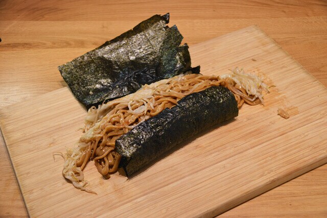 （４）完成！「豚ラーメンの恵方巻」