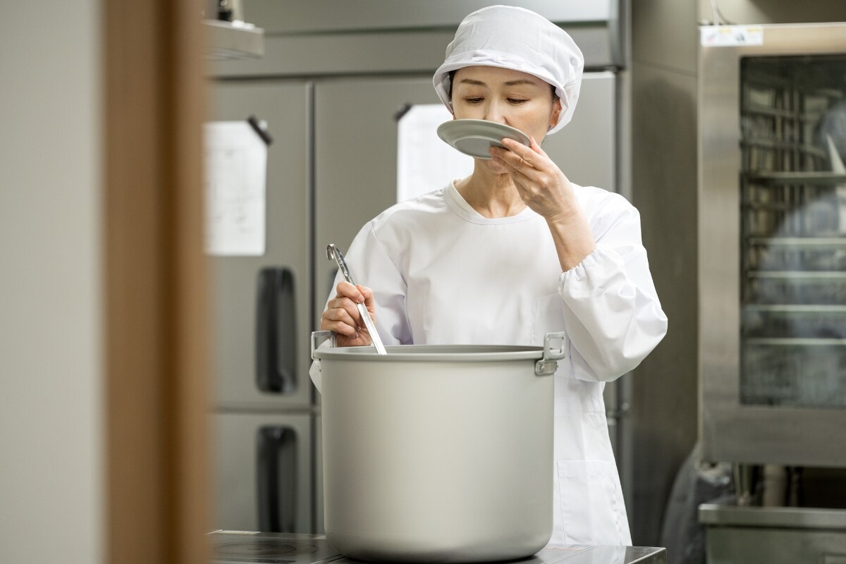 「こんな紙切れのせいで」と、お金さえ“目の敵”に……世帯年収600万・46歳女性、「完全な毒親」と言い切る実母への複雑すぎる心境