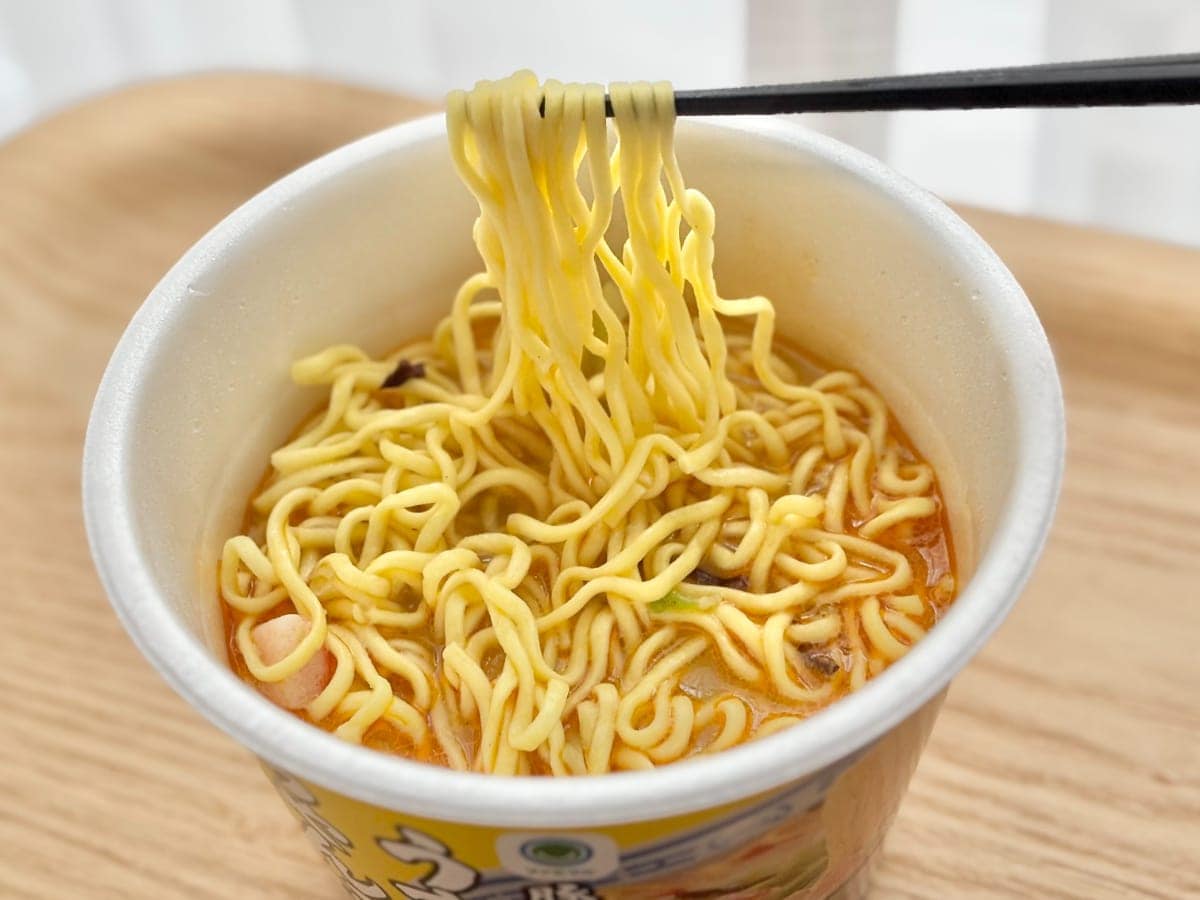 魚介の味がきいてる！【ファミマ】のビッグ麺はウマくて辛くてリピ確定