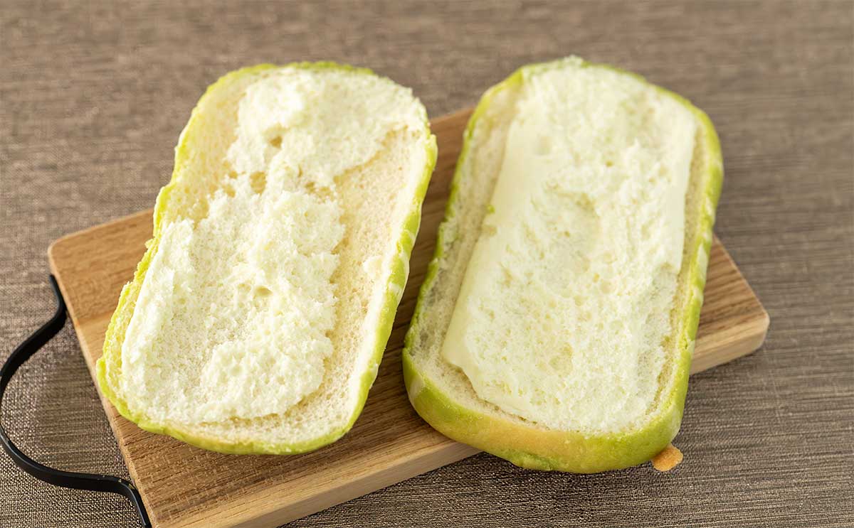 クリームたっぷり【セブン】新作メロンパンが最高すぎる