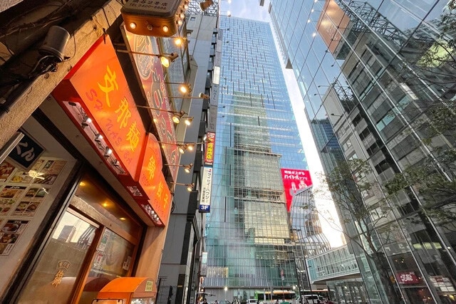 サイバーパンク的シチュエーションだ