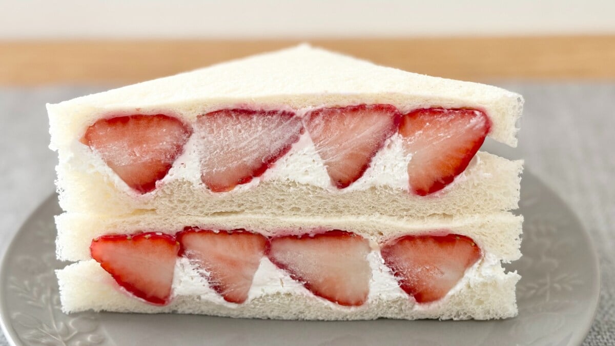 もはや「フルーツパーラー」の味?【セブン】期間限定サンドイッチが贅沢