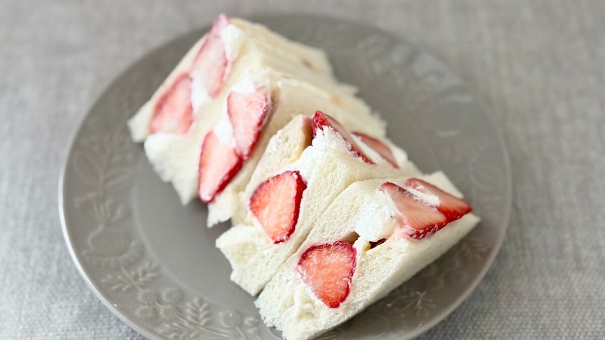 もはや「フルーツパーラー」の味?【セブン】期間限定サンドイッチが贅沢