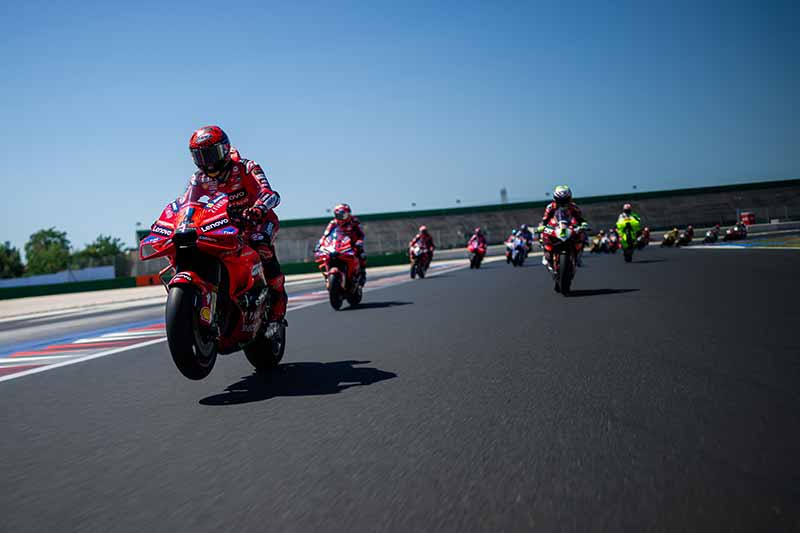 【ドゥカティ】世界最大のドゥカティ・イベントに9万4,000人以上が来場/新型「パニガーレV4」展示&レースを実施 記事6