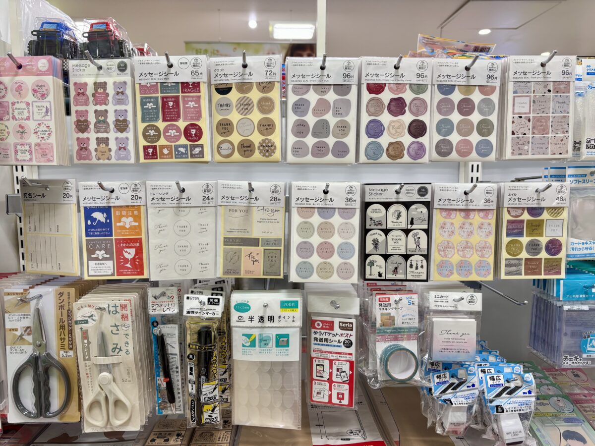 セリアのシールがかわいい＆おしゃれ！シールブックやキラキラストーンも♡
