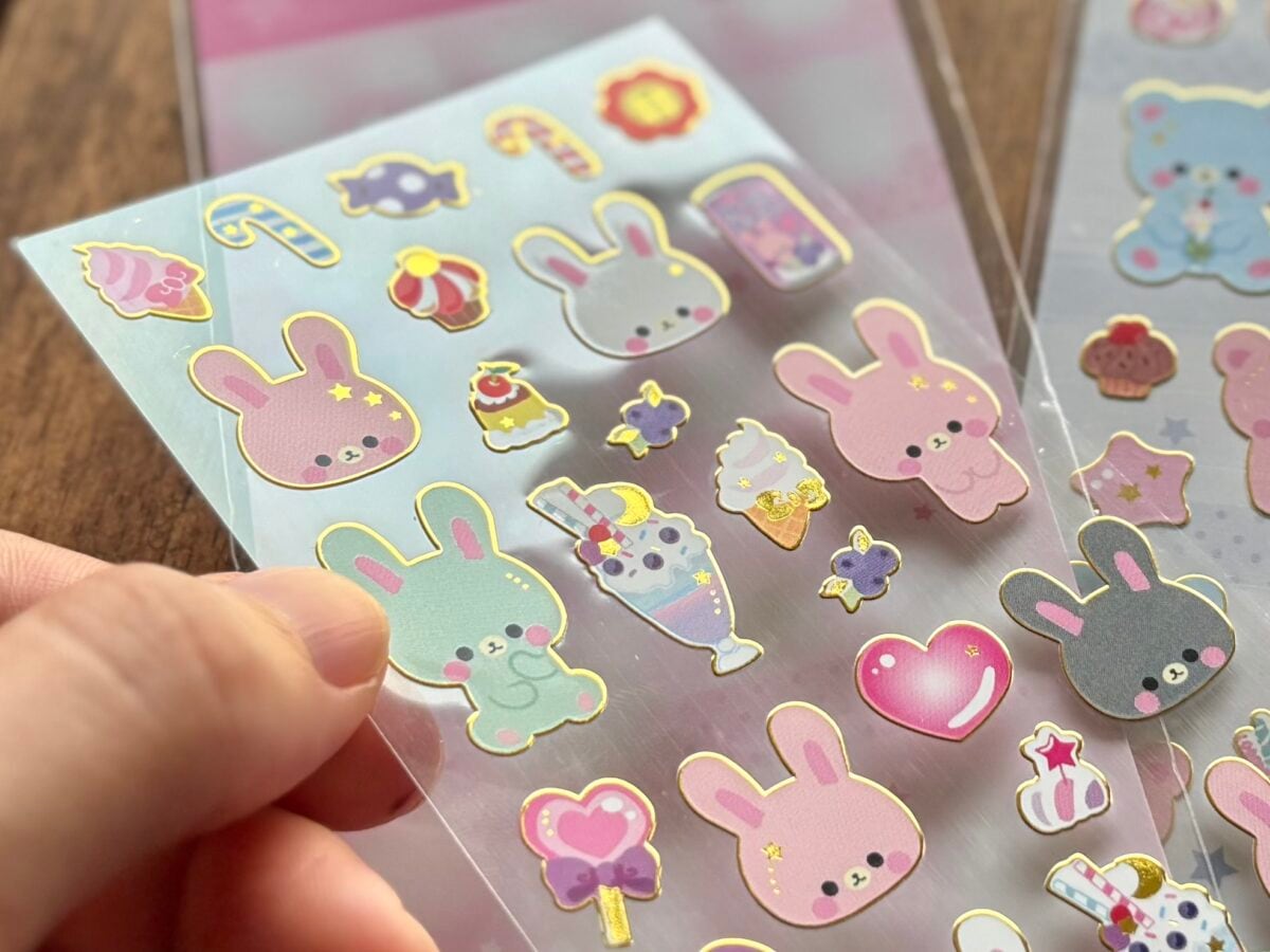 セリアのシールがかわいい＆おしゃれ！シールブックやキラキラストーンも♡