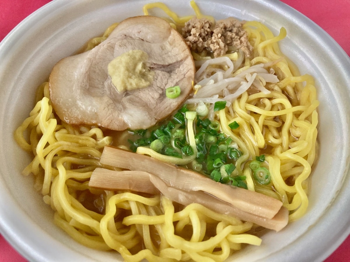 山椒の風味が斬新!マイルドなスープも好印象!【ローソン】名店監修の味噌ラーメン