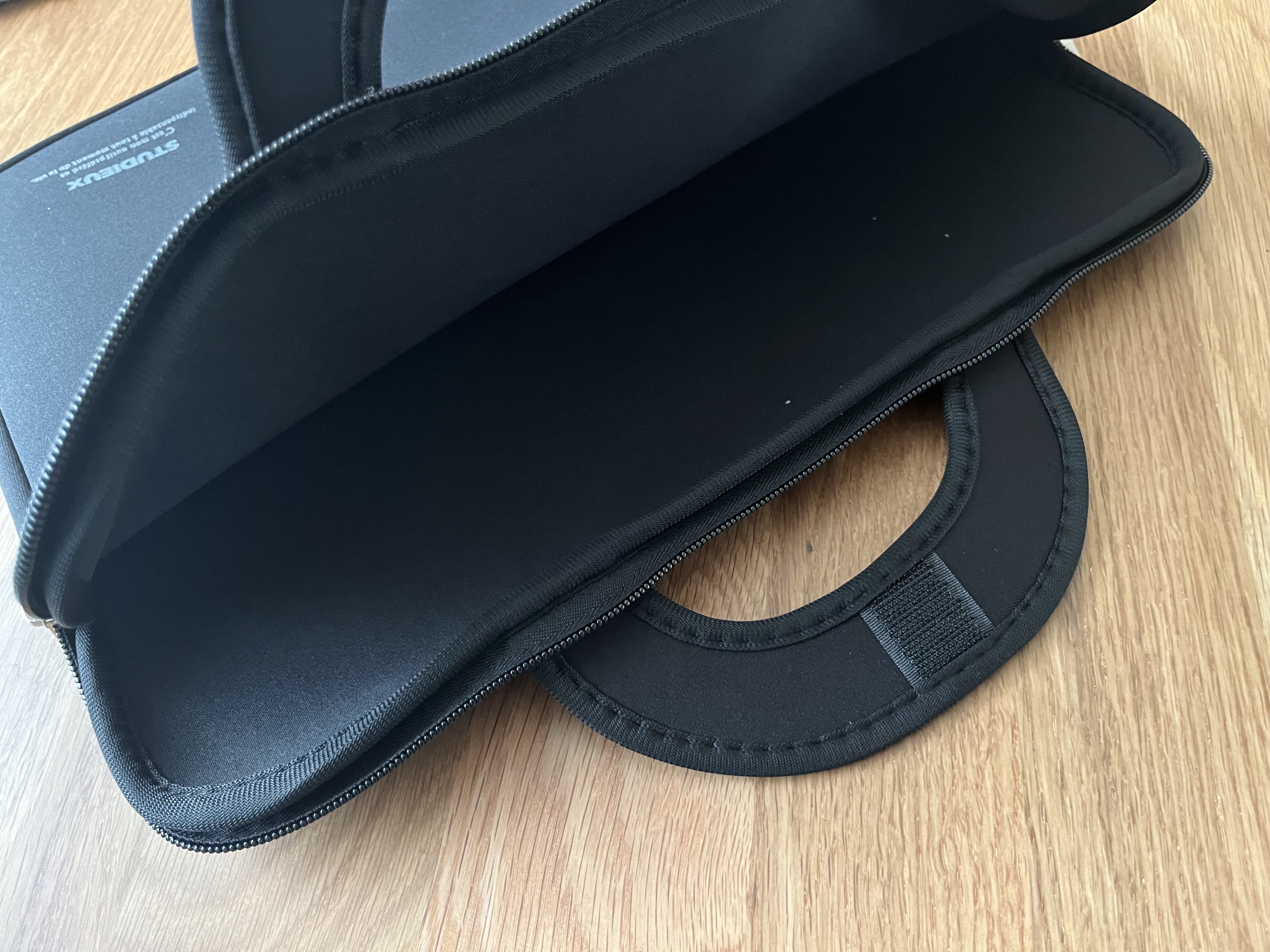 100均でパソコンケースを買ってみた｜ダイソー・セリア・キャン★ドゥを調査！