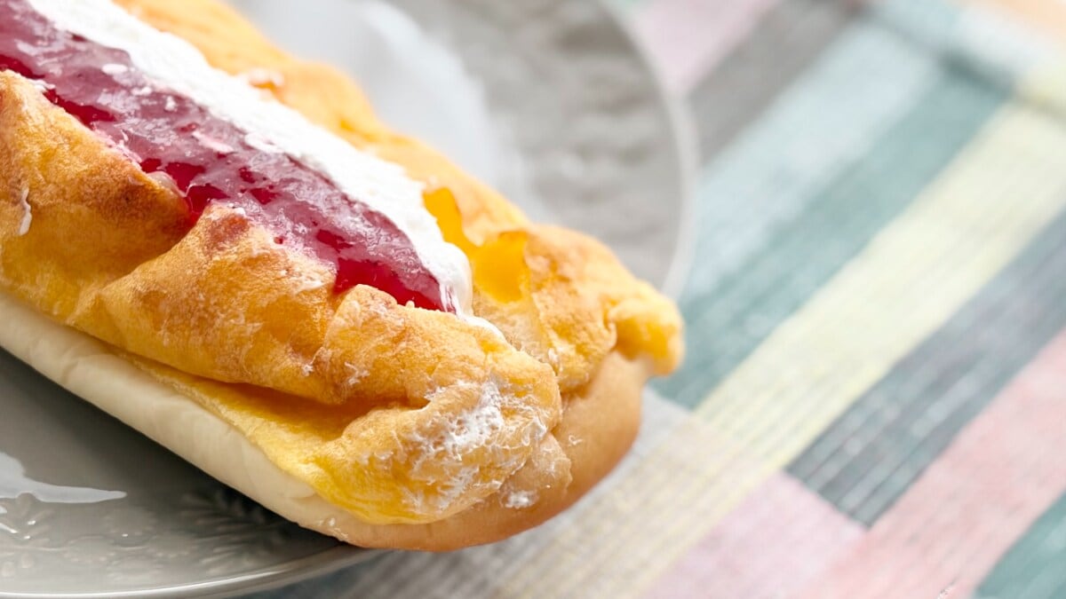 ボリュームも味も大満足!【ローソン】人気コラボのいちごパンが贅沢