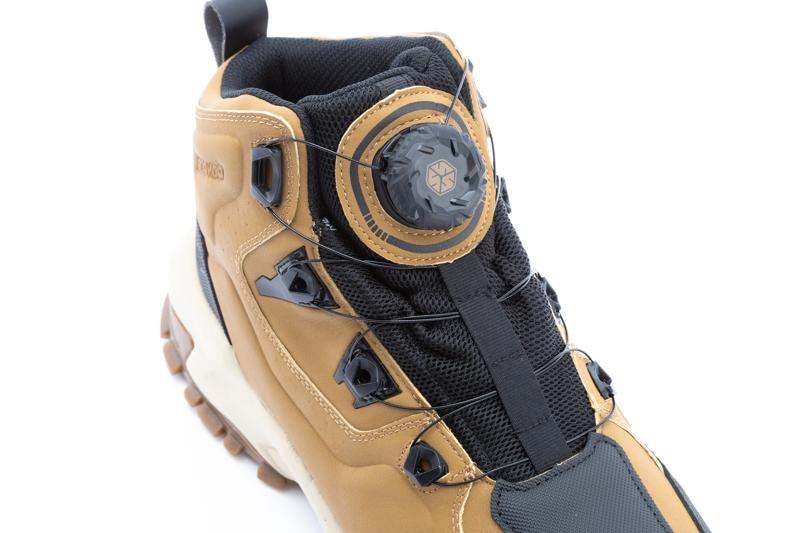 日常のバイクライフからアウトドアシーンまでをシームレスにつなぐ新しいコンセプトのライディングシューズ｜アクティブなツーリングをサポートするSCOYCO（スコイコ）「MT106」が新登場