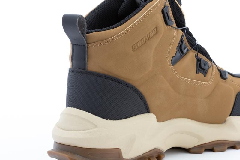 日常のバイクライフからアウトドアシーンまでをシームレスにつなぐ新しいコンセプトのライディングシューズ｜アクティブなツーリングをサポートするSCOYCO（スコイコ）「MT106」が新登場