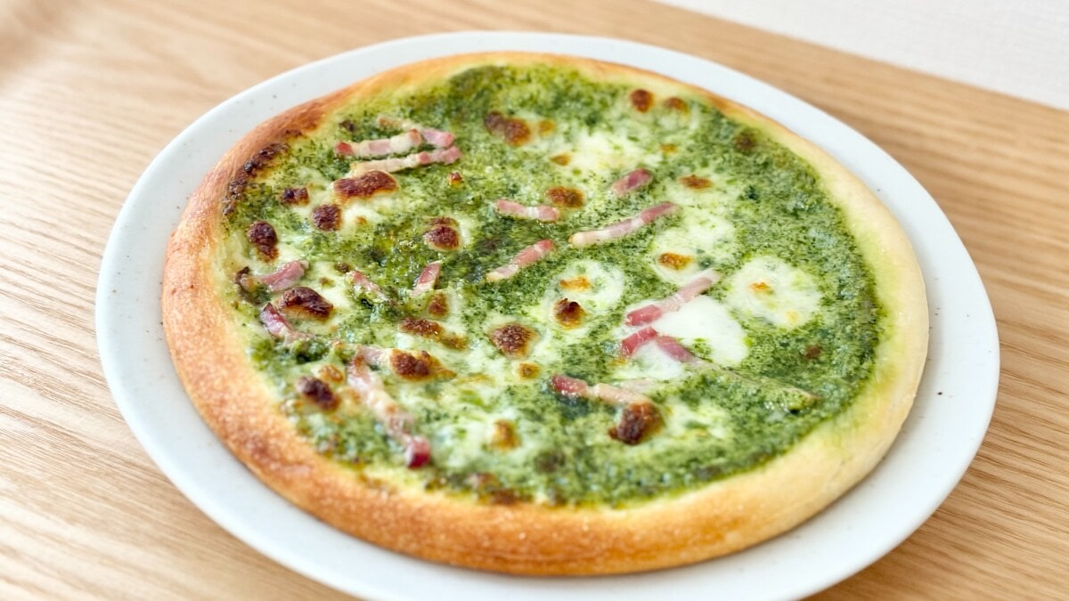 バジルが香る本格派！【ローソン】の冷凍ピザは600円超えの価値アリ