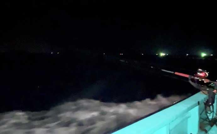 「寒ブリが大爆釣！」電気ブリ釣りでたった30分でクーラー満タンに【新潟・謙信丸】