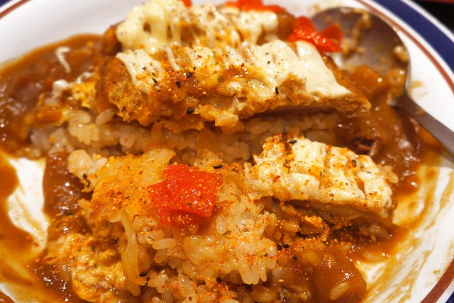 最後は七味も福神漬けも入り乱れてすごいことに