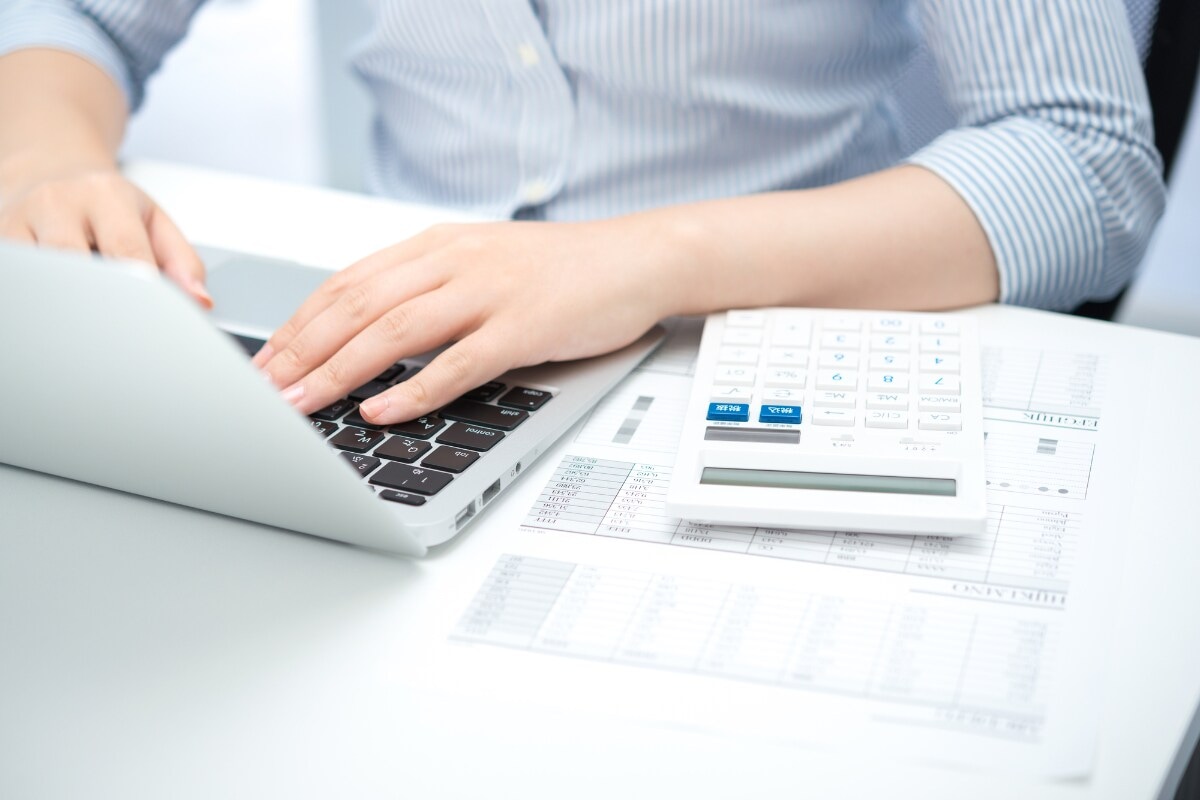 たった2000円だけど、モヤモヤする！年収200万・21歳女性が抱える葛藤