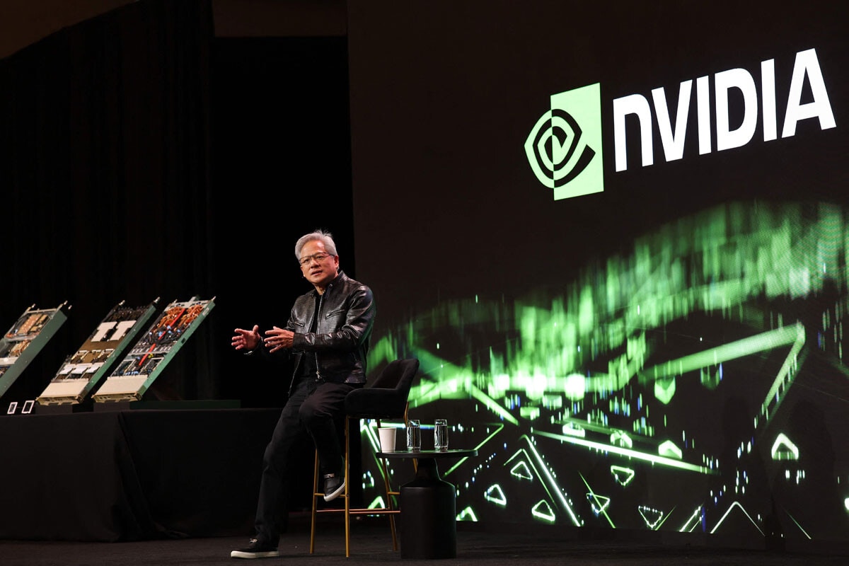 各国の首脳クラスとの面談以外では常に革ジャンを着用するNVIDIAのジェンスン・フアン社長兼CEO。今年も業界のキーマン
