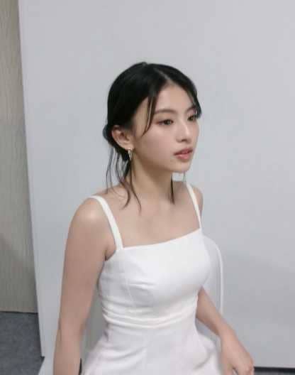 Instagram:出口夏希(@natsuki__deguchi__official)より