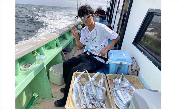 伊良湖水道タチウオ釣りで28本キャッチ【愛知・七福丸】天秤とテンヤどちらも連発!