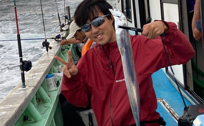 伊良湖水道タチウオ釣りで28本キャッチ【愛知・七福丸】天秤とテンヤどちらも連発!